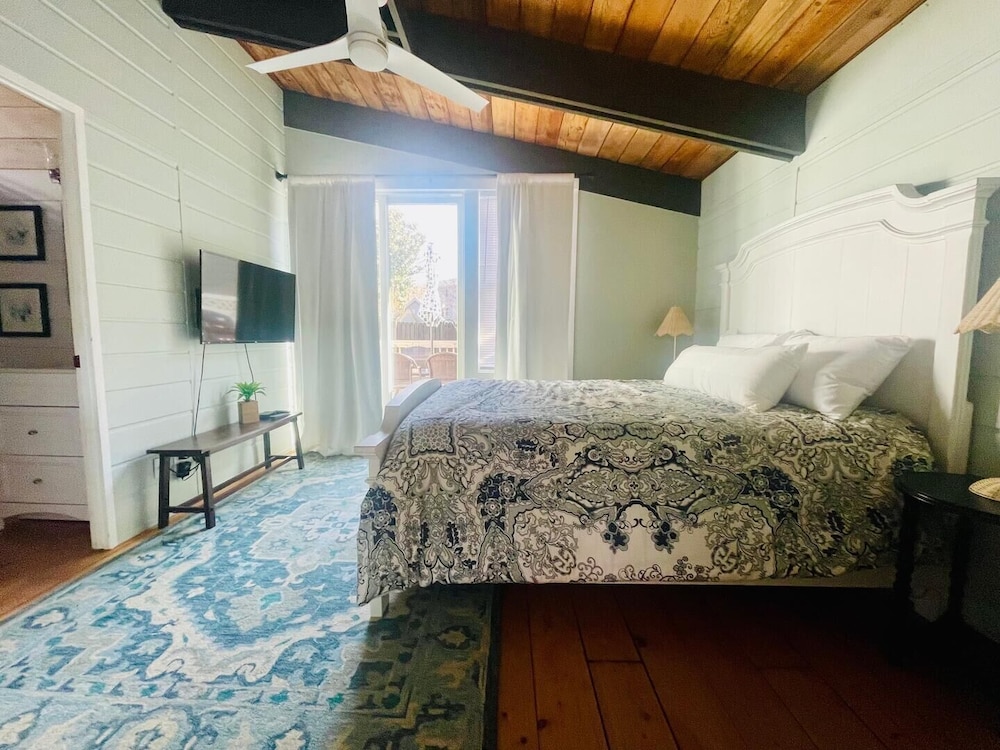 Carolina Street 210