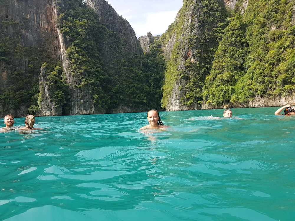 Phi Phi Relax Beach Resort