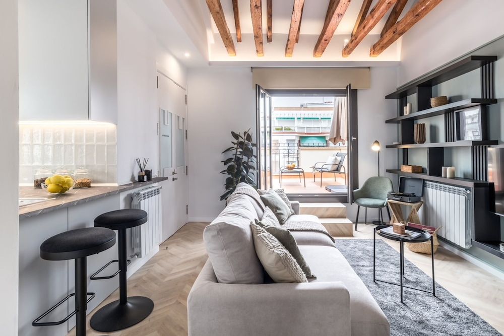 Ziggy - 3 Bedrooms and Terrace and Balcony in Trafalgar