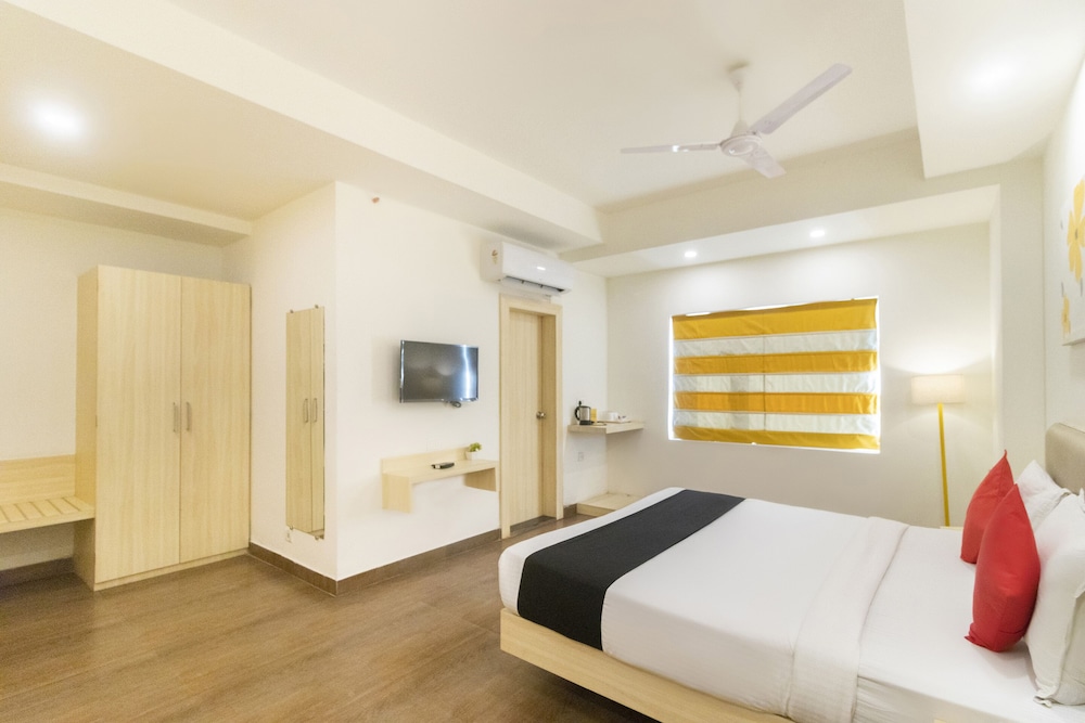 OYO 16340 Yellow Hotels