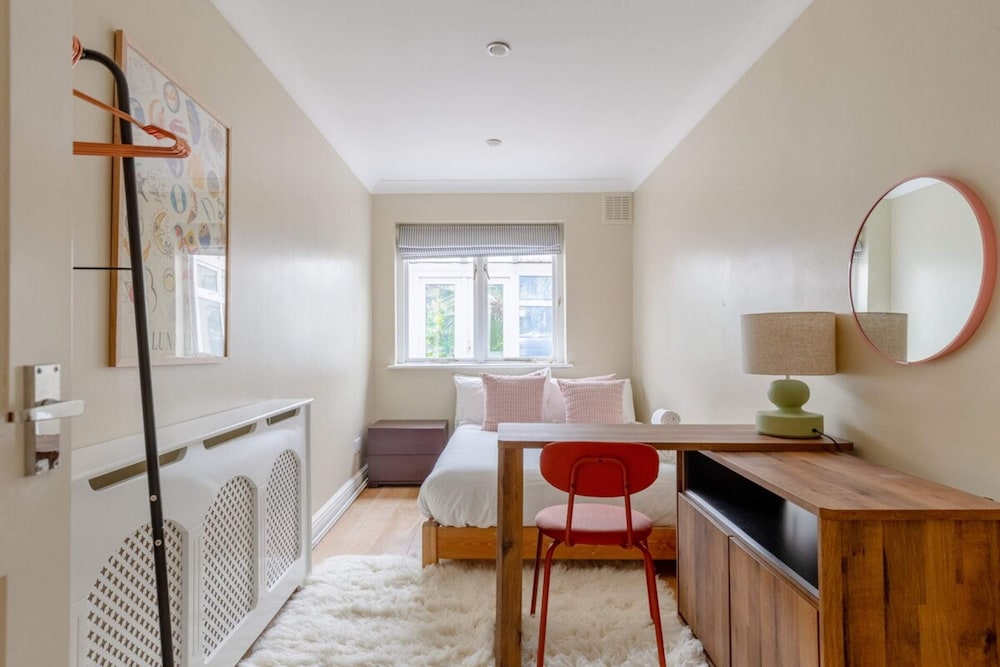 Gorgeous 2BD Garden Getaway, Victoria Park