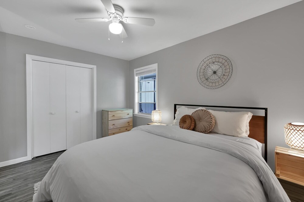 The Huge Home No Service Fees Pingpong Shsu view 5