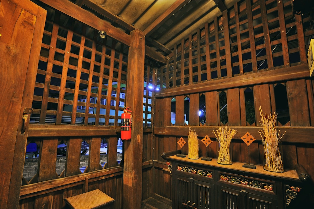Manon Hostel