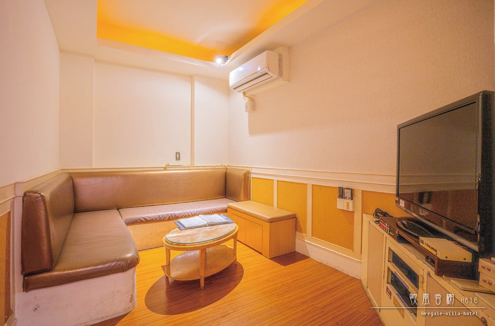 Regale Villa Hotel