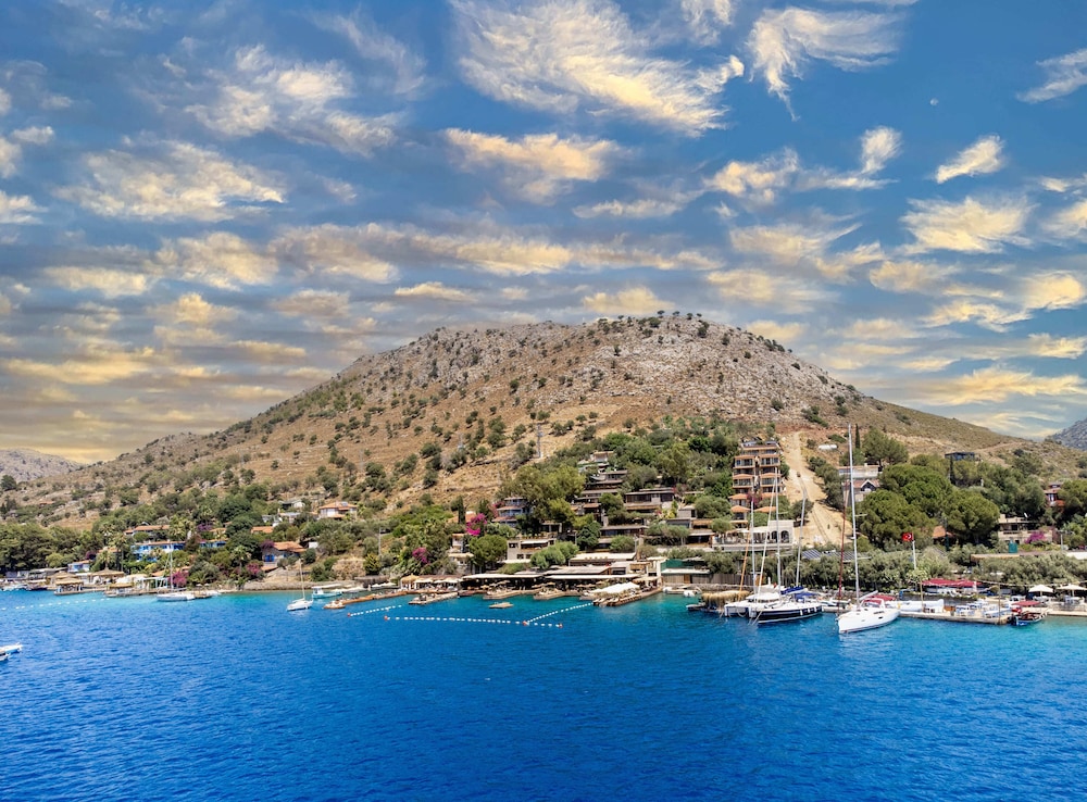 LUCE BOZBURUN OTEL MARMARİS