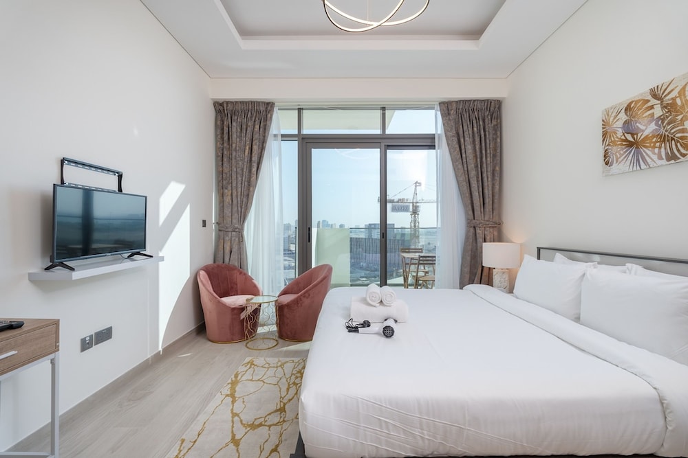 Wonderful Studio Apartment With Balcony at Farhad Azizi