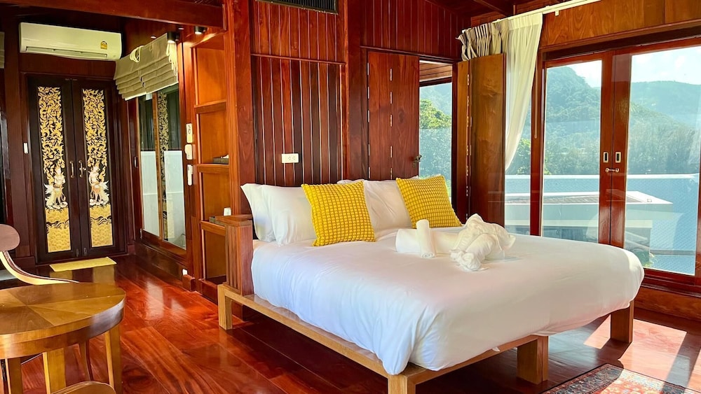 Luxury Seaview 6 Bedrooms With Infinity Pool Villa, Private Gym, Superfast Wifi