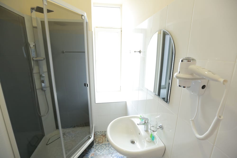 Midtown Hostel