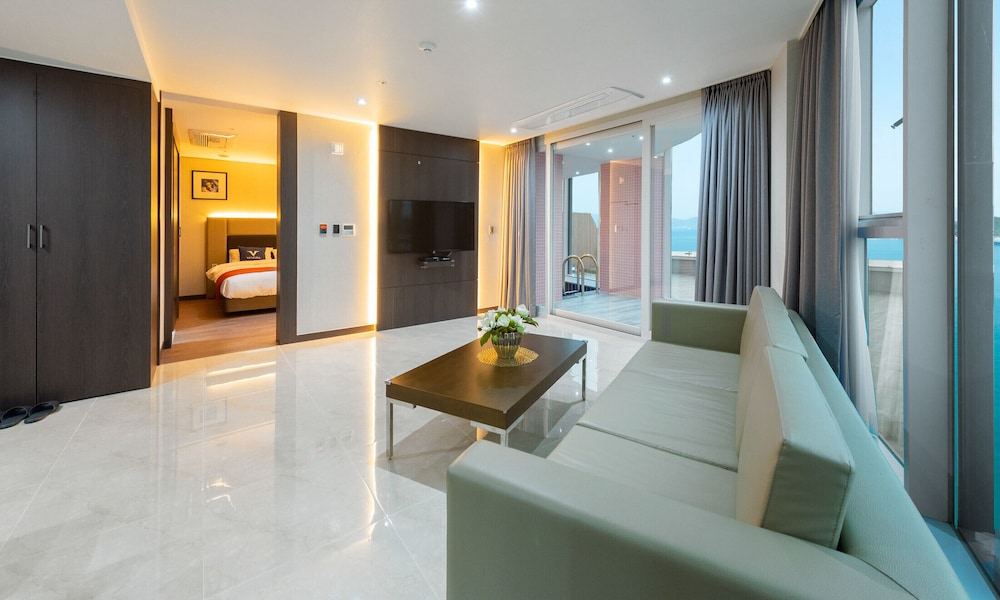 Venezia Hotel and Suite 44