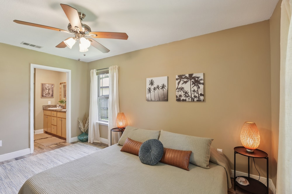 Relaxing Pace Bay House 3 Bedroom Home