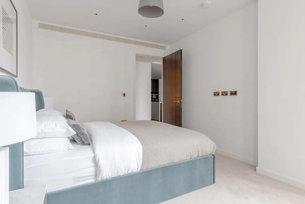 Luxurious 1BD Flat by the River Thames Near Vauxhall