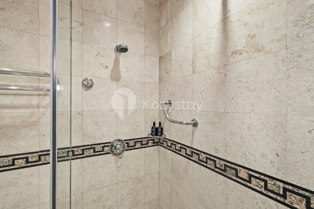 Brassia by Kozystay - Thamrin
