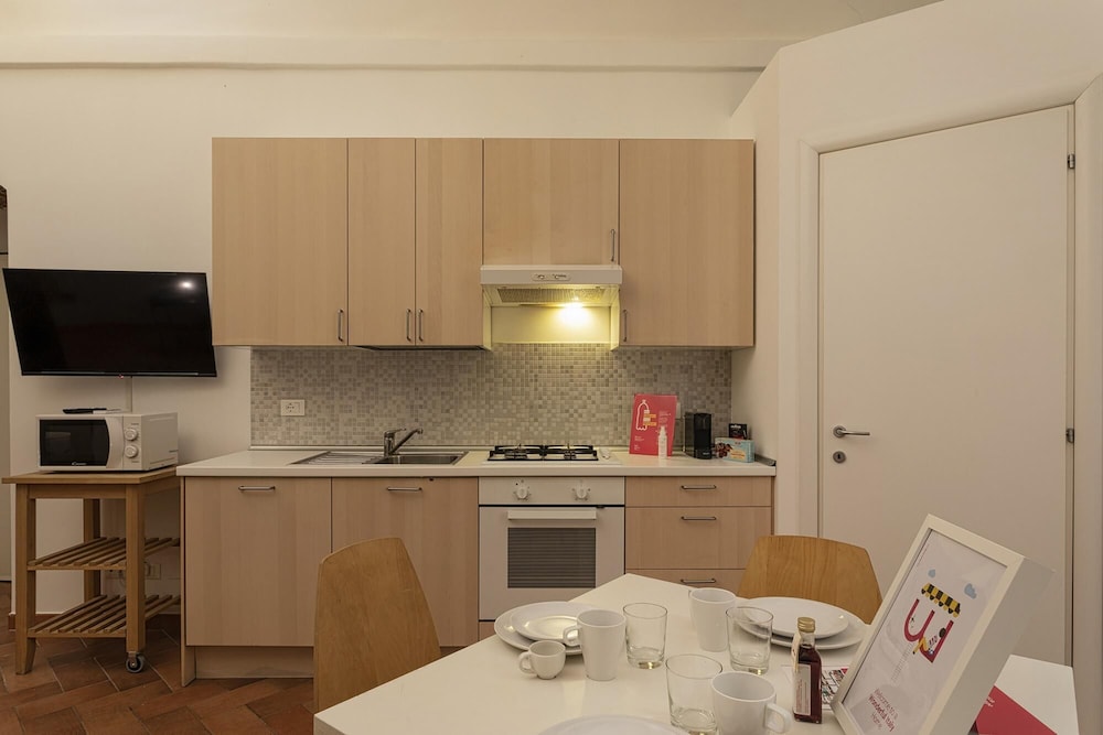 Vegetti Twin Apartments A by Wonderful Italy view 2