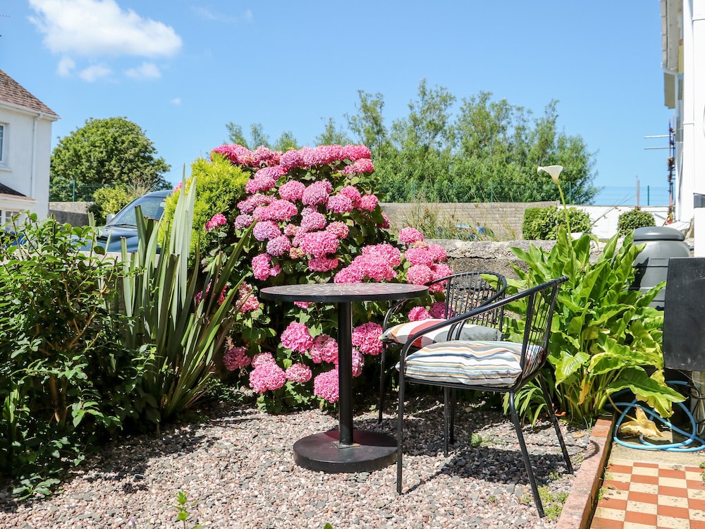Mazey Cottage