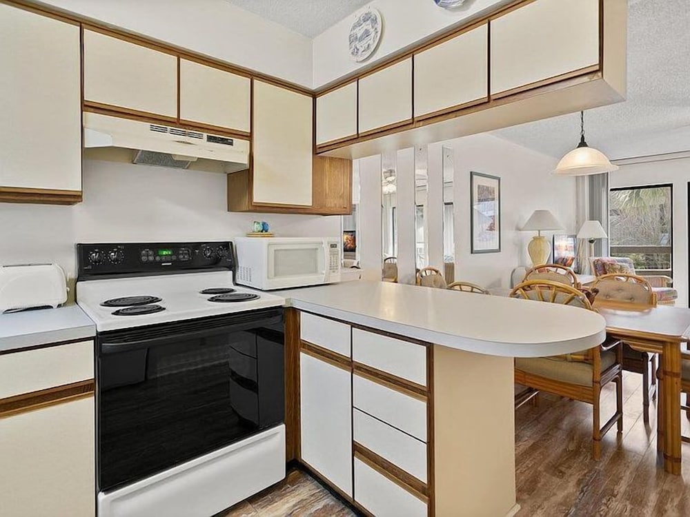 Unwind at St Augustine's Beachfront Oasis