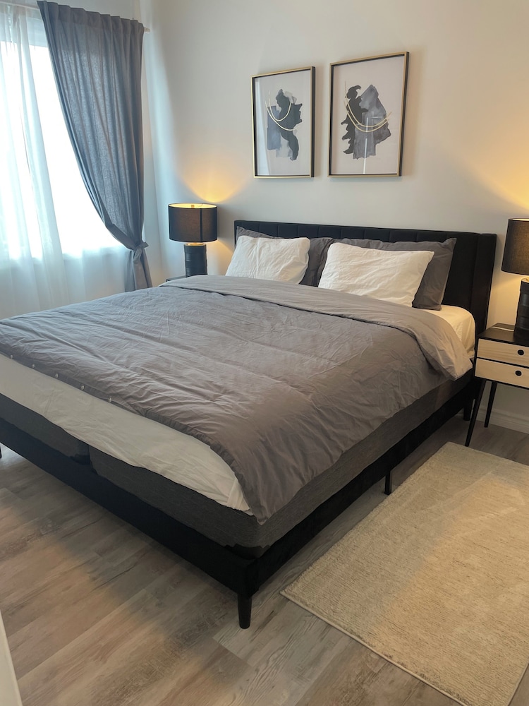 Bentley Commons Fallsview Towns