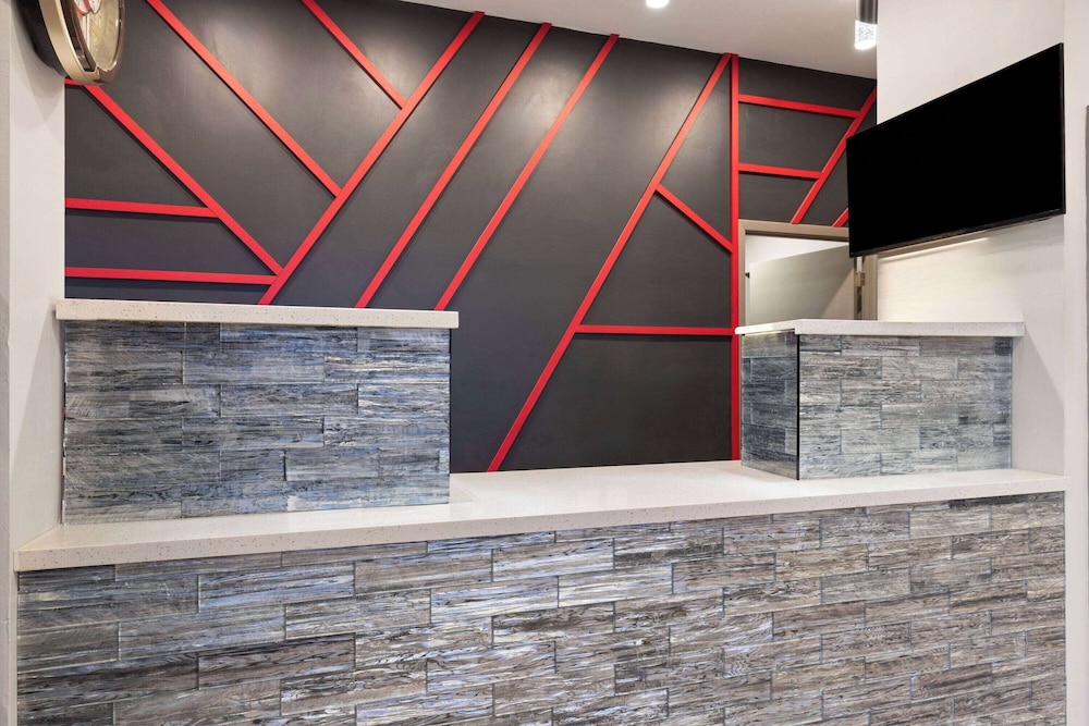 Ramada by Wyndham Bainbridge view 4