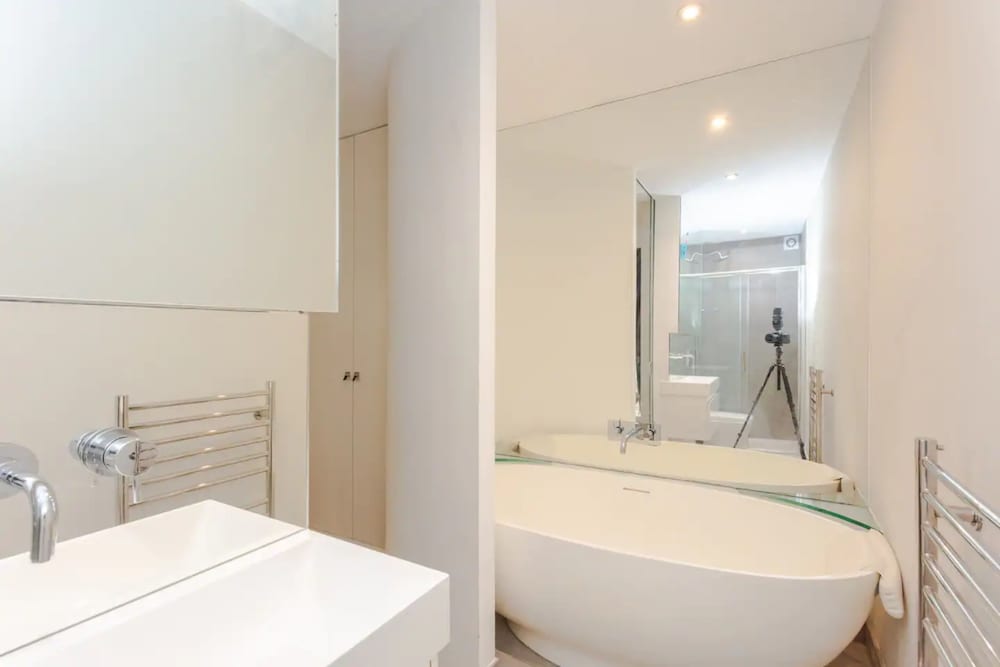 Modern 2 Bedroom Apartment Near Gloucester Road