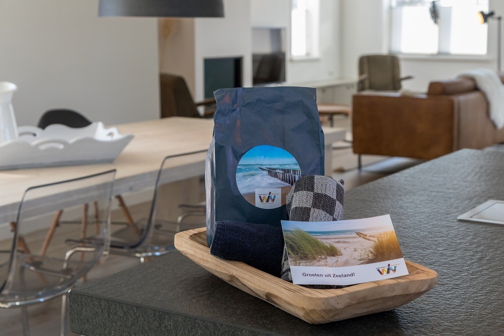 Holiday Home for 8 near Seaside Resort of Oostkapelle-Vrouwenpolder