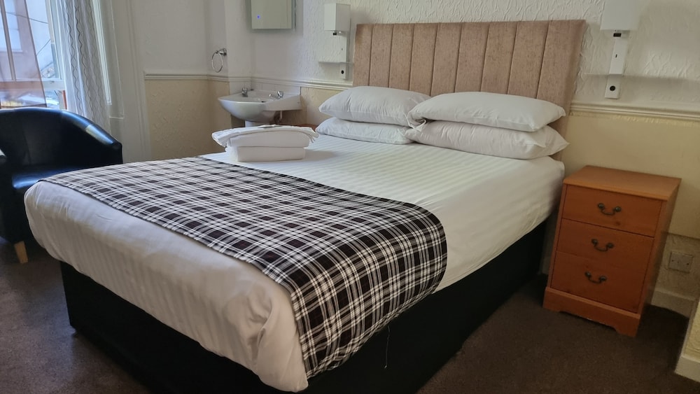 The Hampton Court Guesthouse