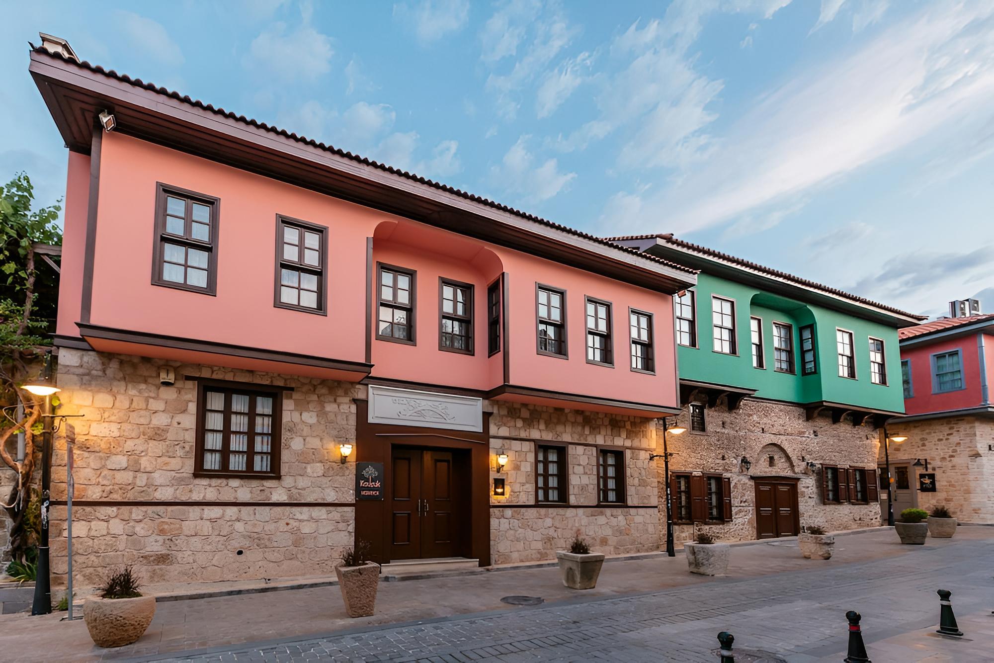 Kaucuk Hotel