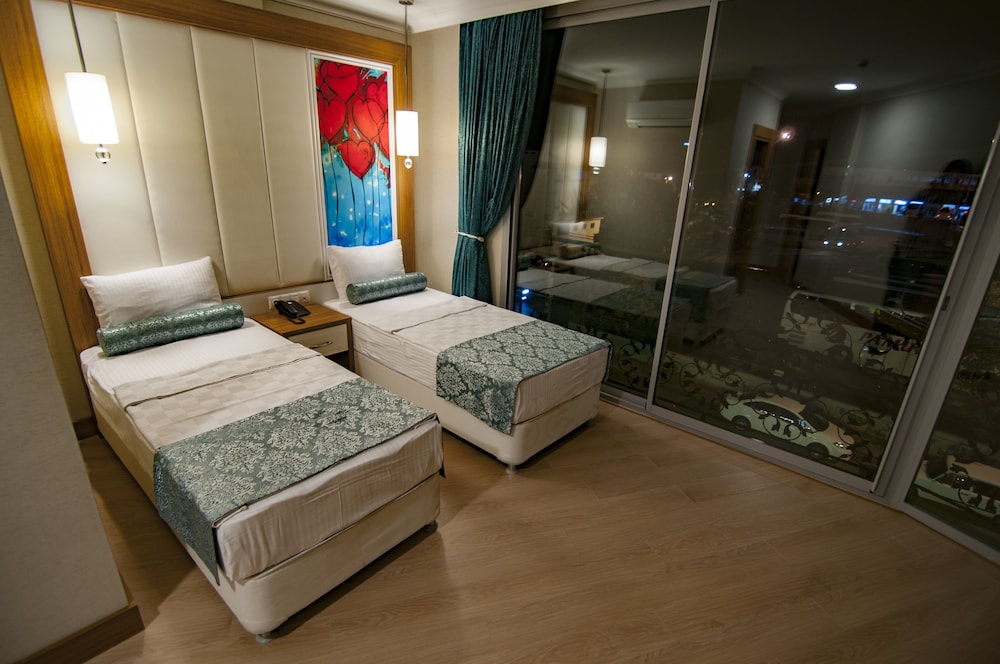 Exelans Hotel & Spa - Image 17