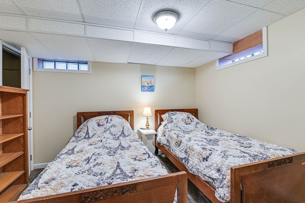 Pet-friendly New York Escape w/ Deck & Lake Views! view 5