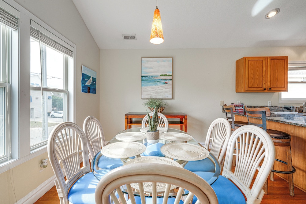Walk to Beach & Boat Ramp: Home w/ Outdoor Area