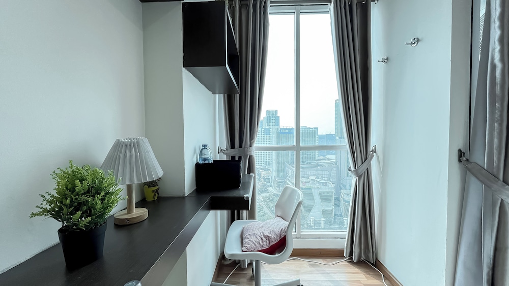 Neat Studio Room At Tifolia Apartment