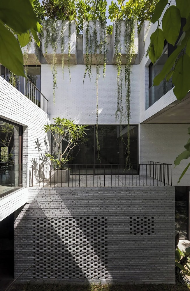 Thang House - Close To Nature