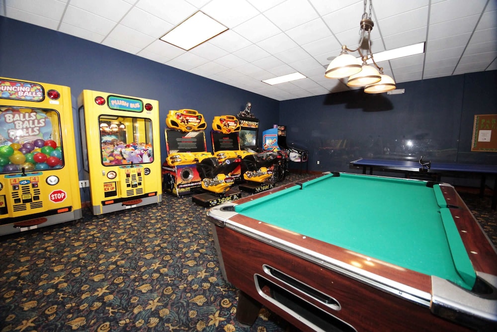 Paradise 4Bd w Private Pool Waterpark 8951