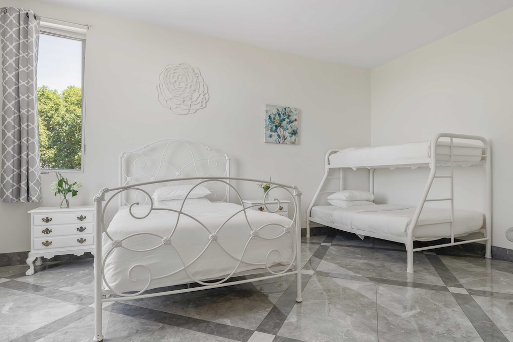 Luxe LA Escape w/ Pool, Views & Game Room Alta Vista Estate by Avantstay