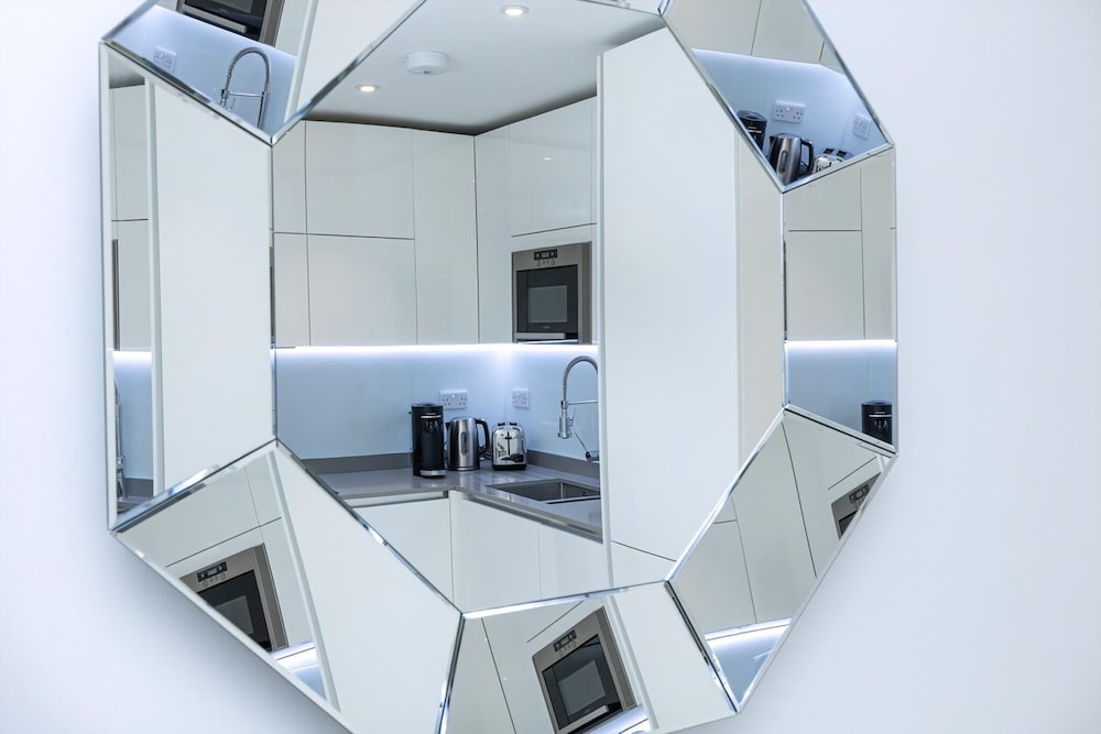 Modern Flat, Steps From Oxford Street!