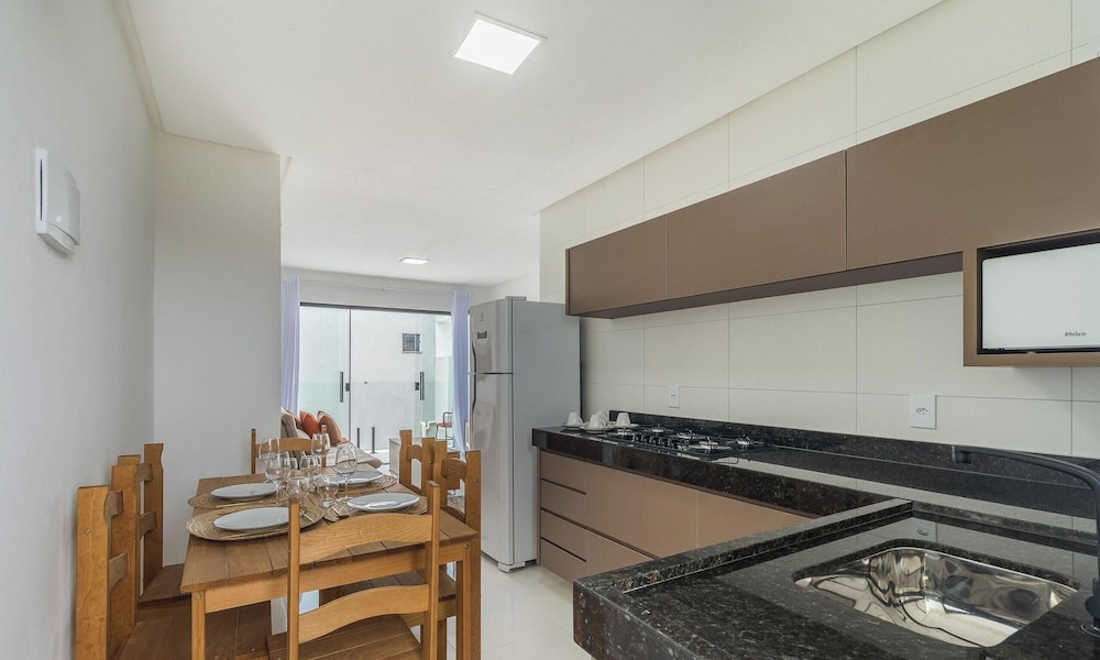 House 2 Bedrooms in Porto-ba Rlr0008