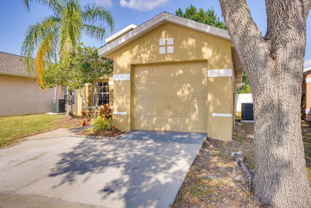 Orlando Home w/ Pool Access: 10 Mi to Seaworld!