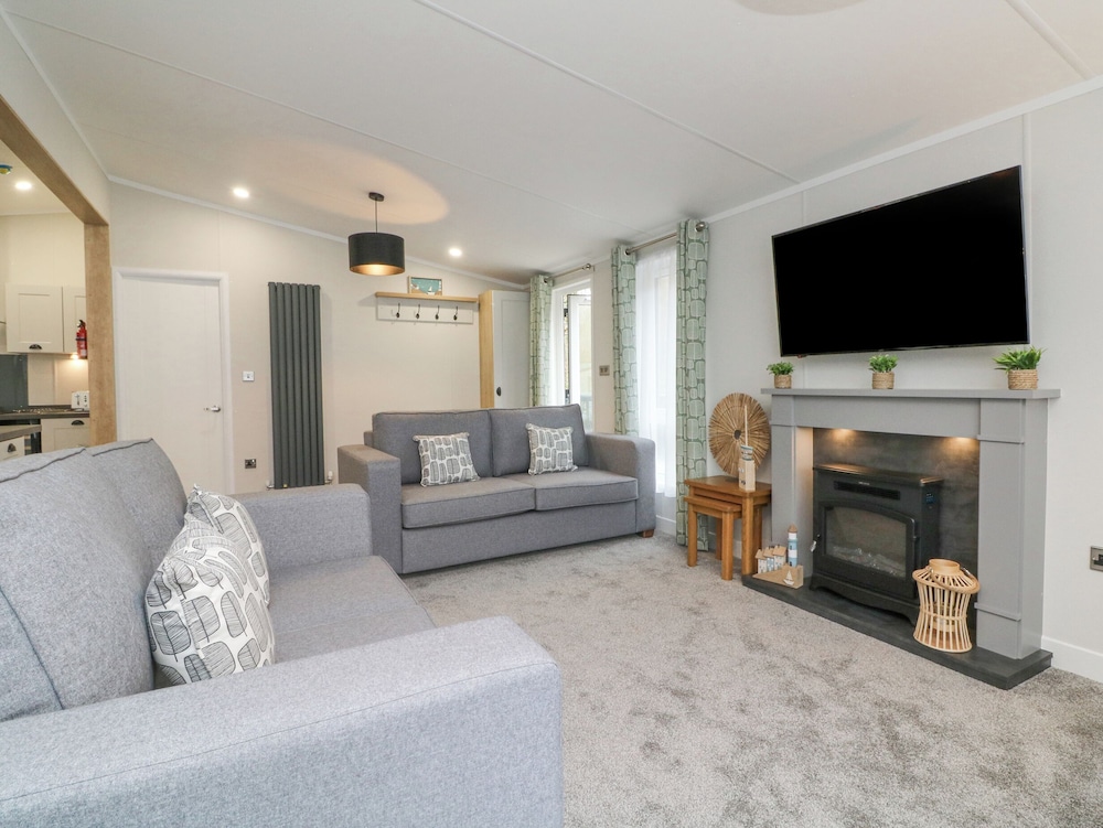 18 Manleigh Park