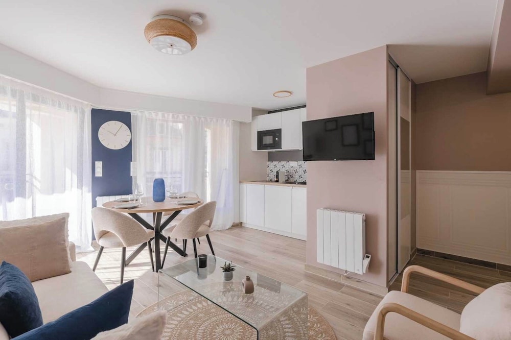 Luxurious Apartment With Parking Place Morny