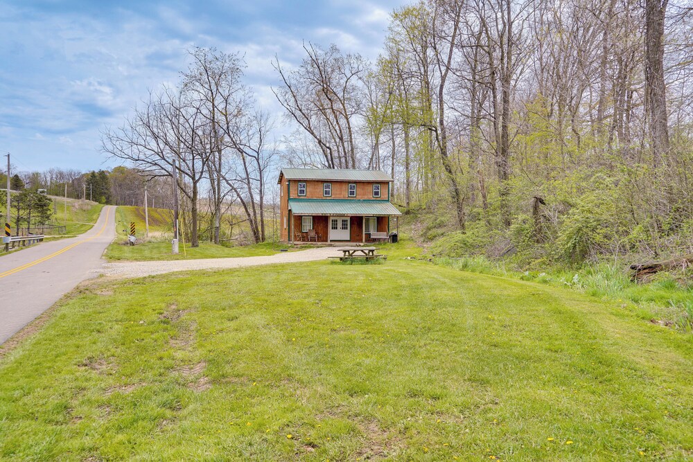 Rustic Mount Perry Cabin Near Fishing Pond  Farm - Property Image 5