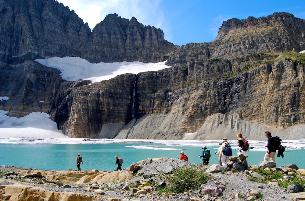 Glacier Guides Lodge
