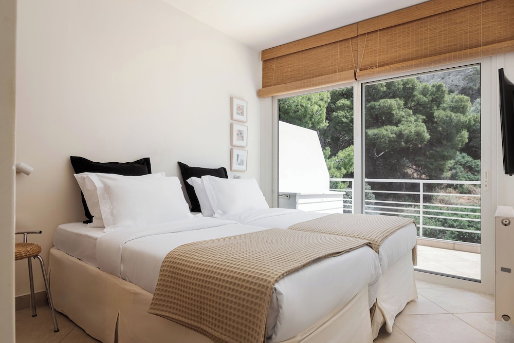 Vouliagmeni Exclusive Residence