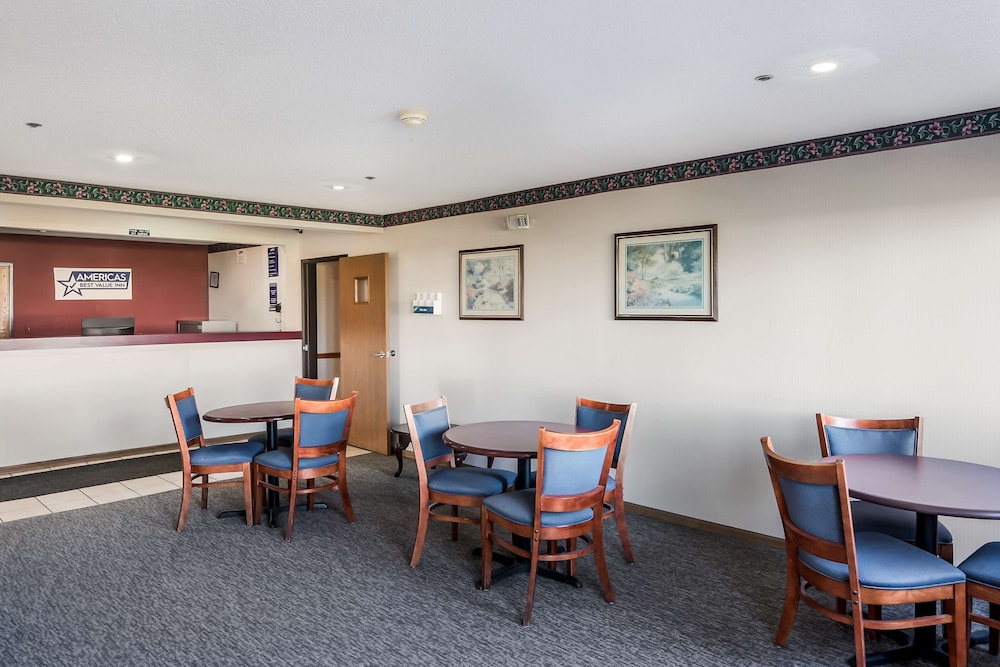 Americas Best Value Inn Wenona view 3