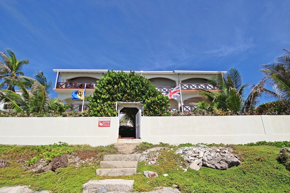 Oceanfront 2-bed Apt With Pool Near Surfing - Rosalie #2 2 Bedroom Apts by Bluescape