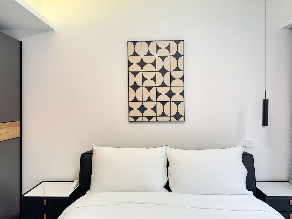 Tyms 2BR Apt Gubei CBD Near Takashimaya