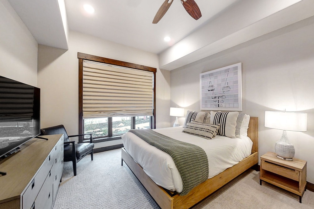 The Residences at Blackstone view 5