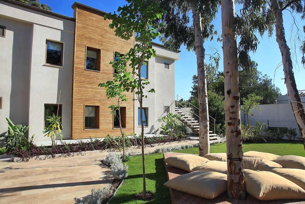 Ara Residences
