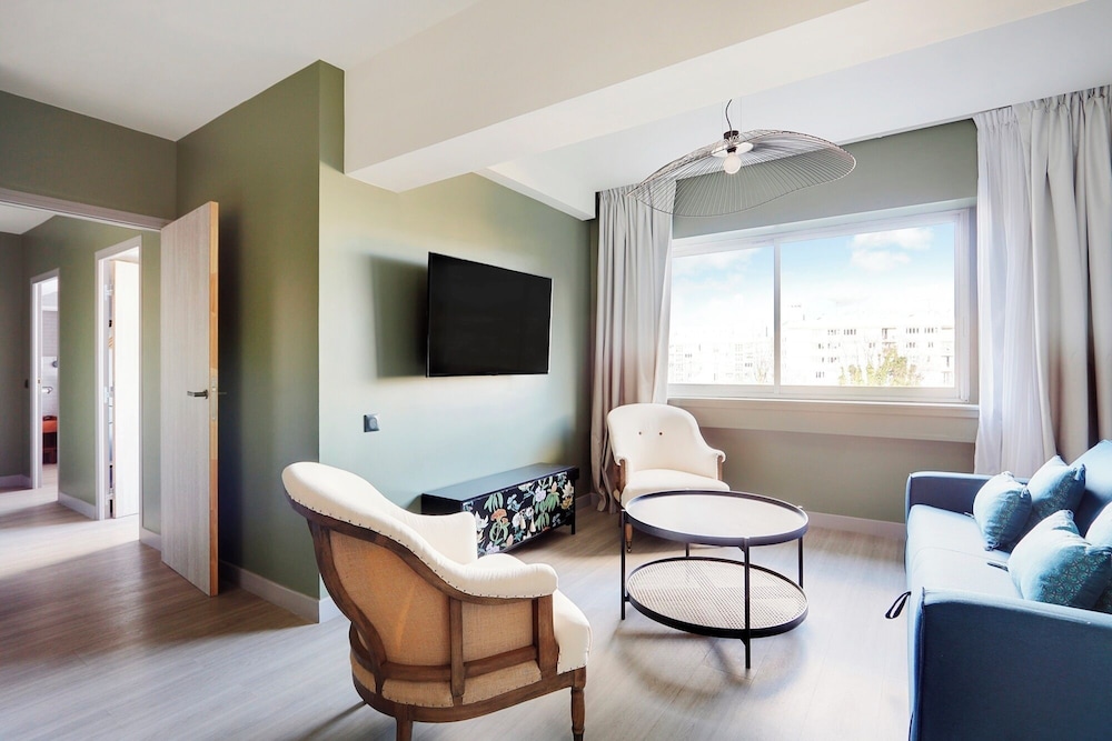 North Paris Suite