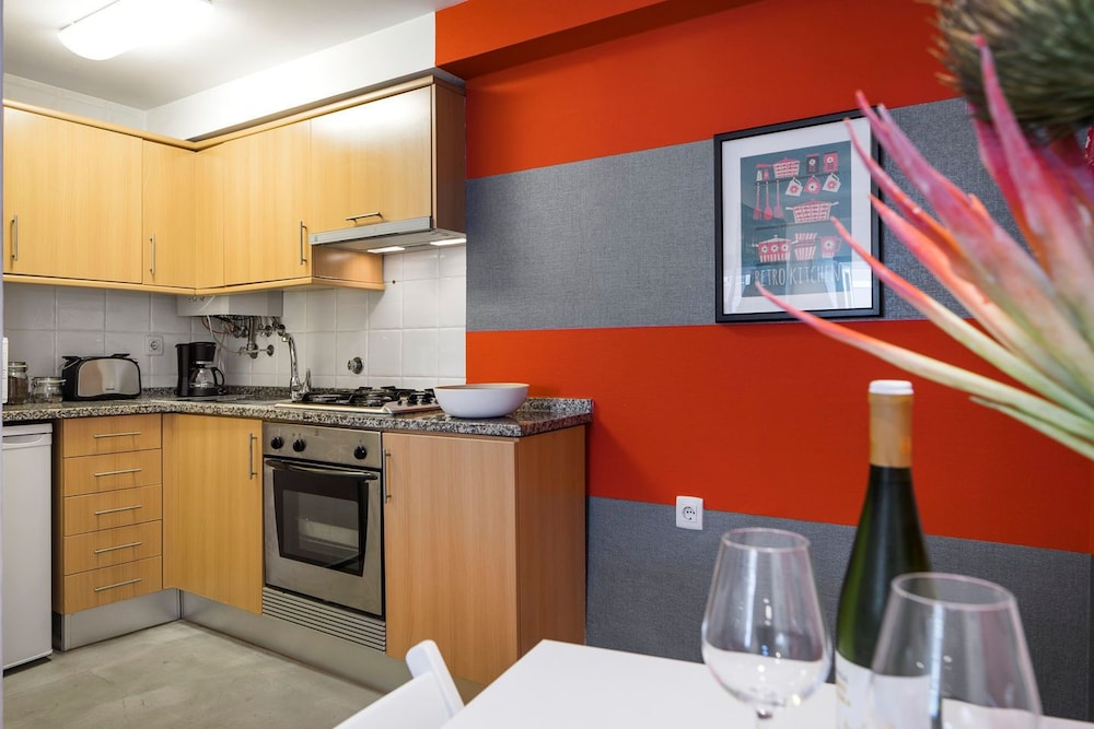 Contemporary by Apartments Alfama