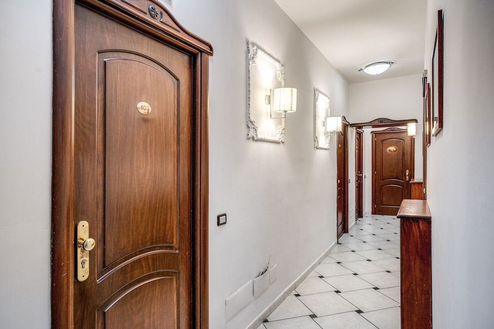 Hotel Garibaldi - Image 1