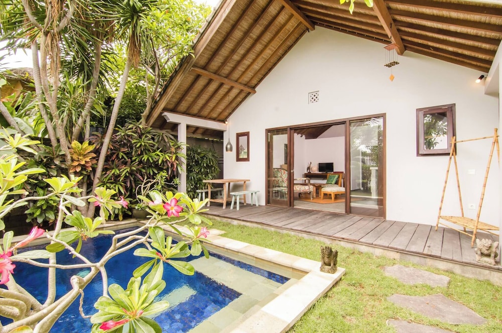 Lush 1 BR Private Pool Villa Inseminyak