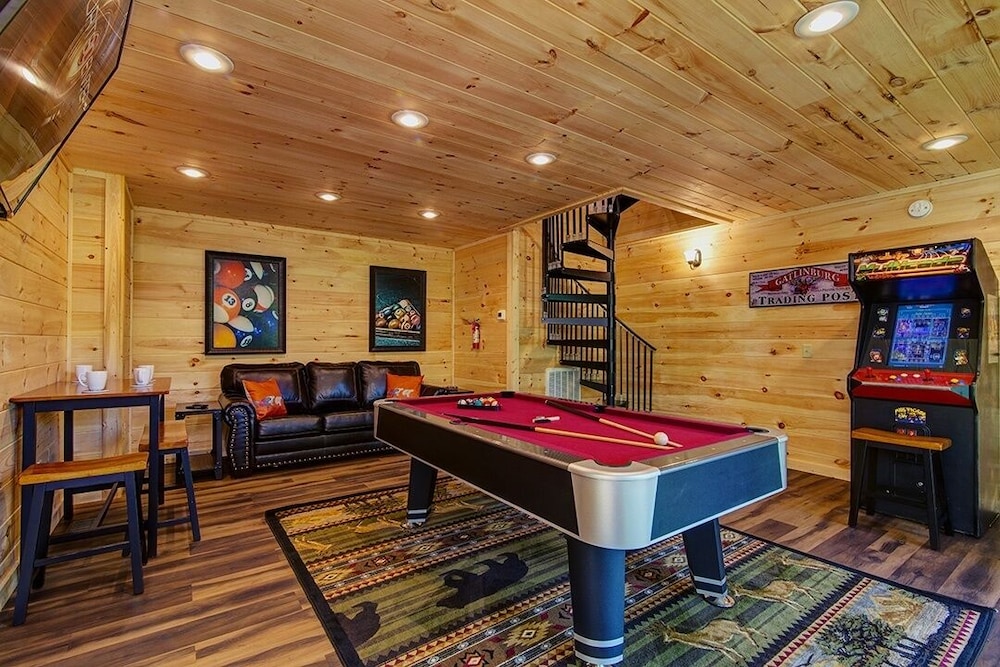 Grin Inn Bear It - 2 Bedrooms, 2 Baths, Sleeps 6 Home by RedAwning